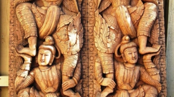 लकड़ी का मुख्य दरवाजा डिजाइन
